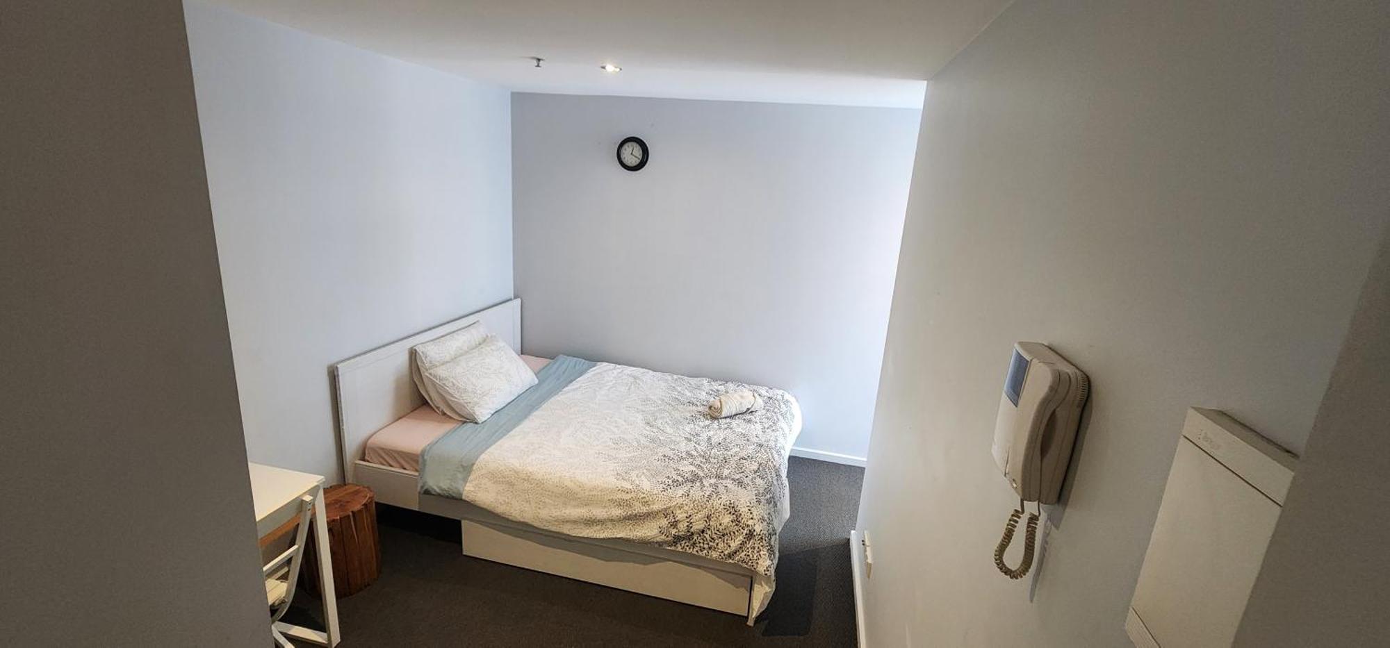 Lovely Private Master Bedroom Homestay *