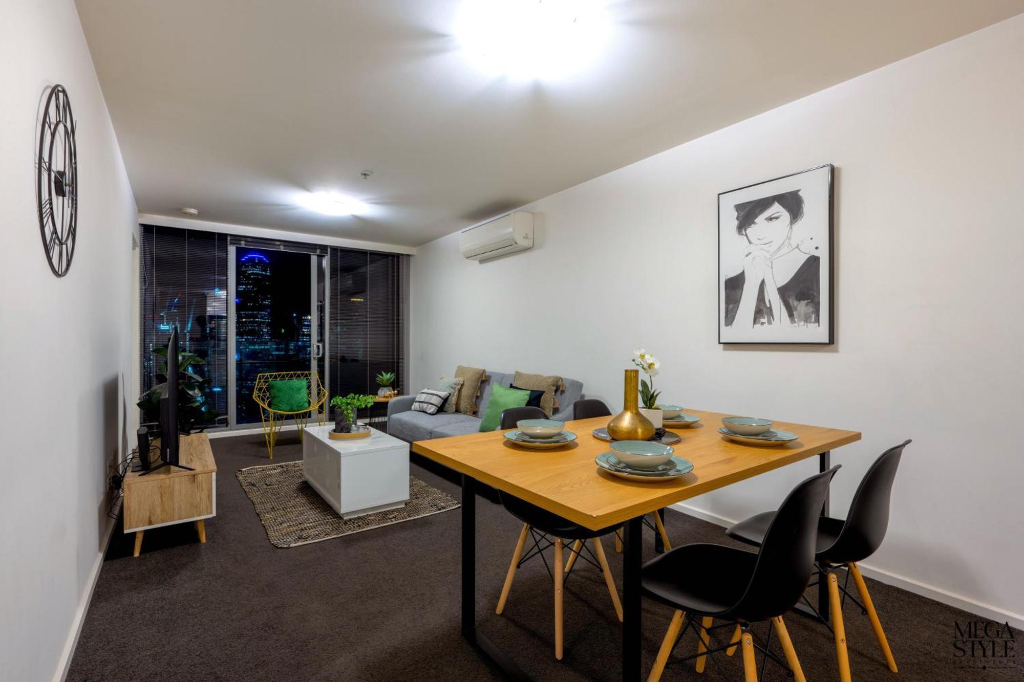Mega Style Mainpoint * Melbourne