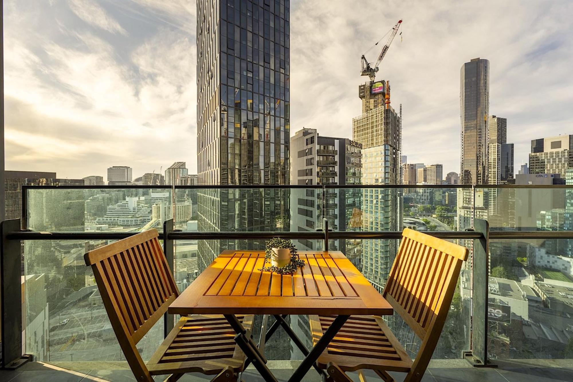 Mega Style Mainpoint Apartment Melbourne