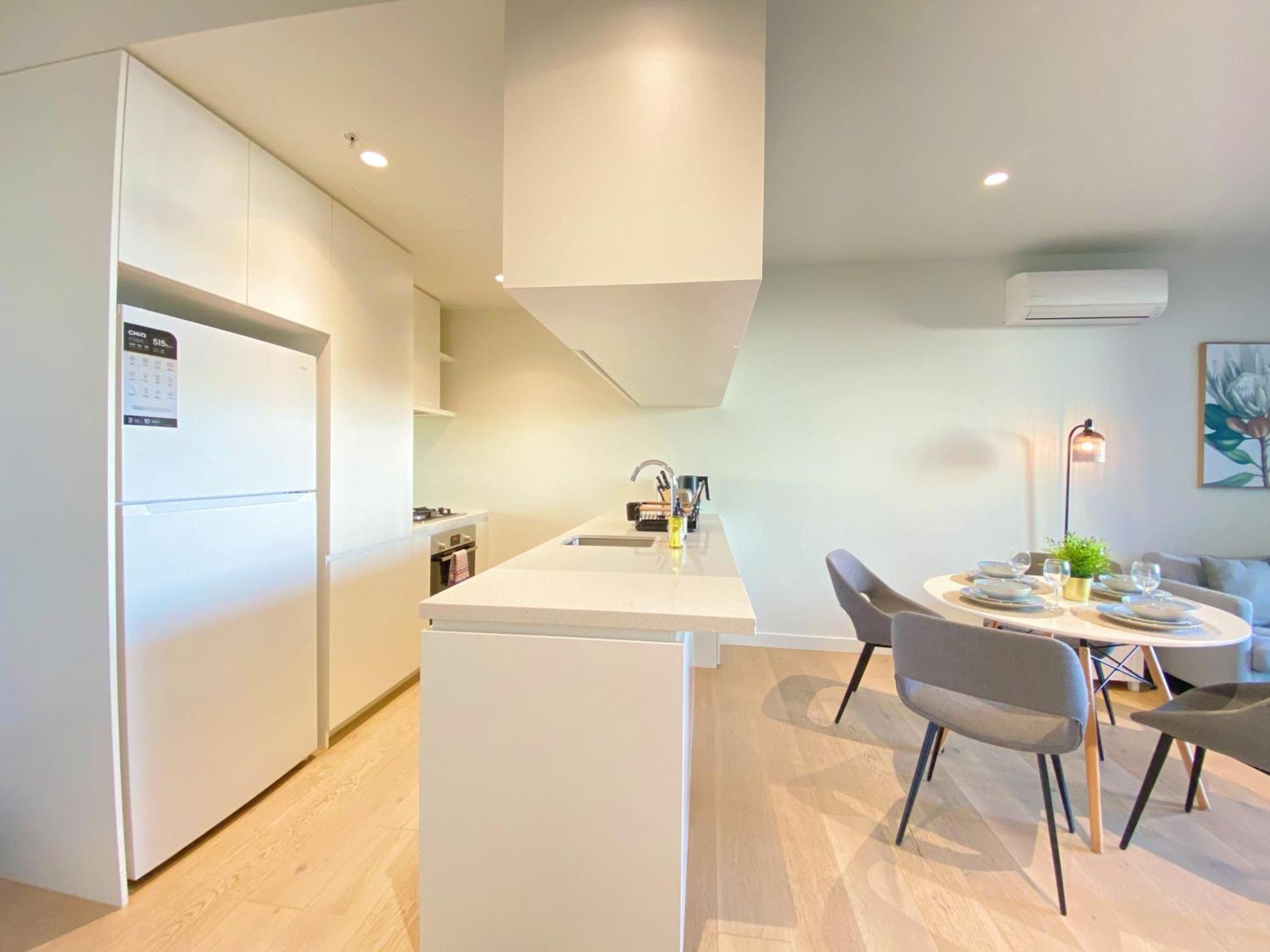 Apartment Modern Comfort - 2b2b With Balcony & Parking