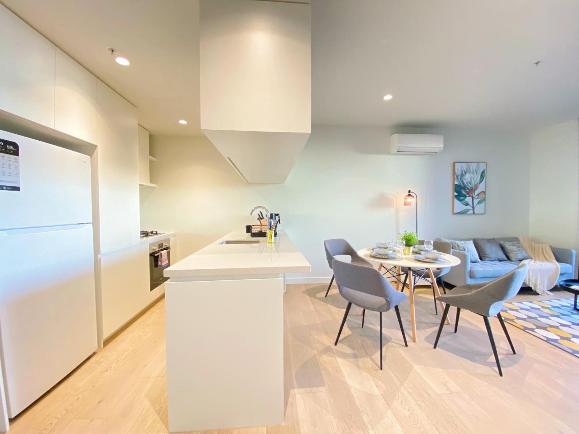 Modern Comfort - 2b2b With Balcony & Parking