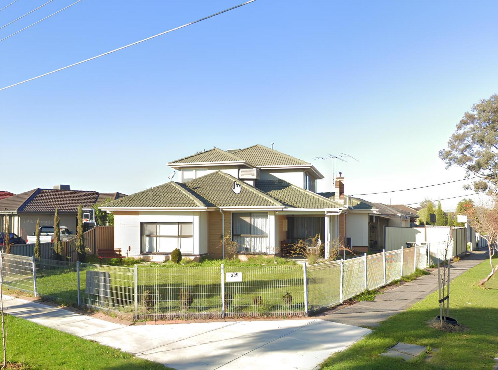 Holiday home Comfortable 4-bedroom Near Airport