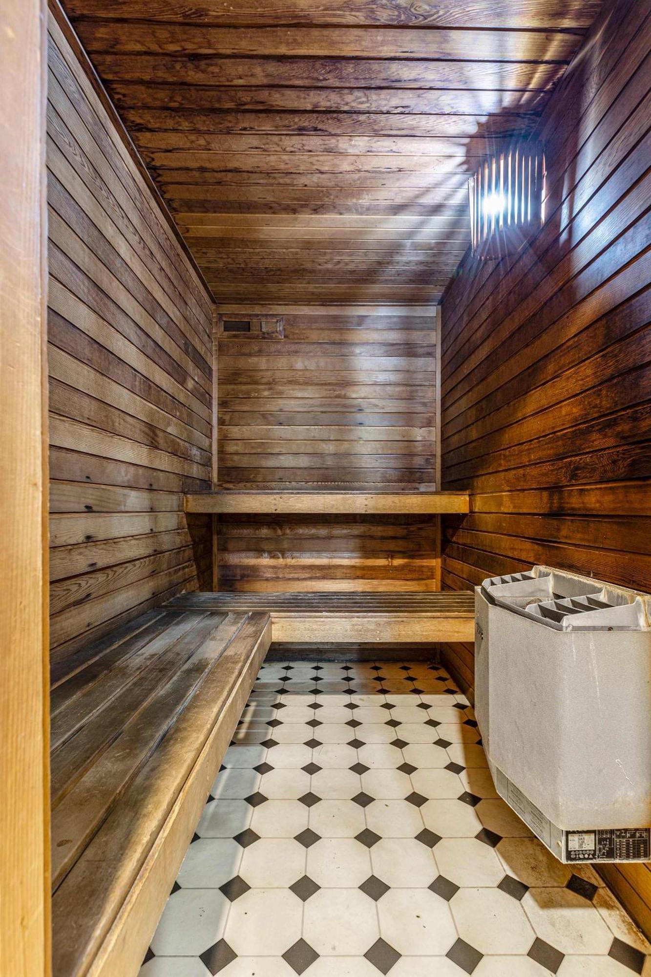 Stylish Opposite Carlton Gardens Apartment *