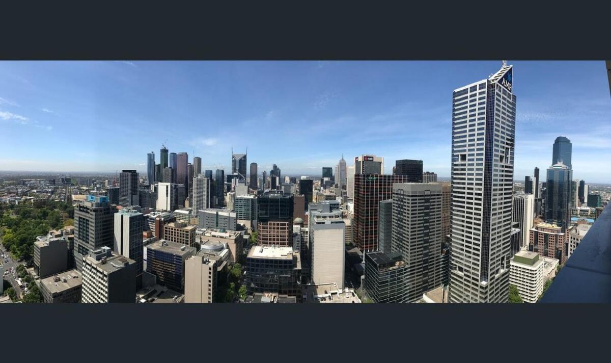 Sky-high Cbd Retreat 2br With Pool & Gym Apartment Melbourne