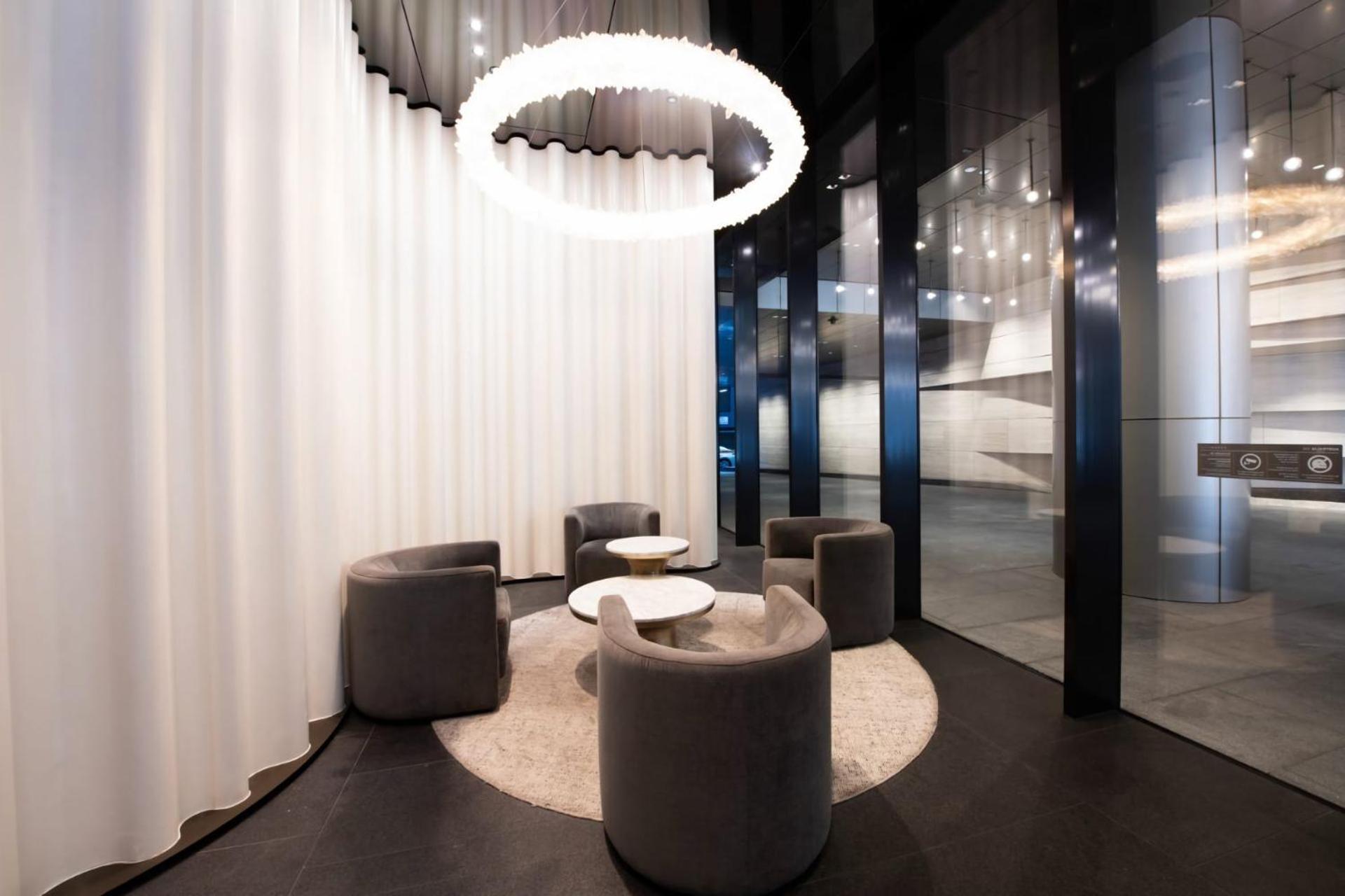 Apartment Stunning On Lvl 66 Car Park Pool Gym Melbourne