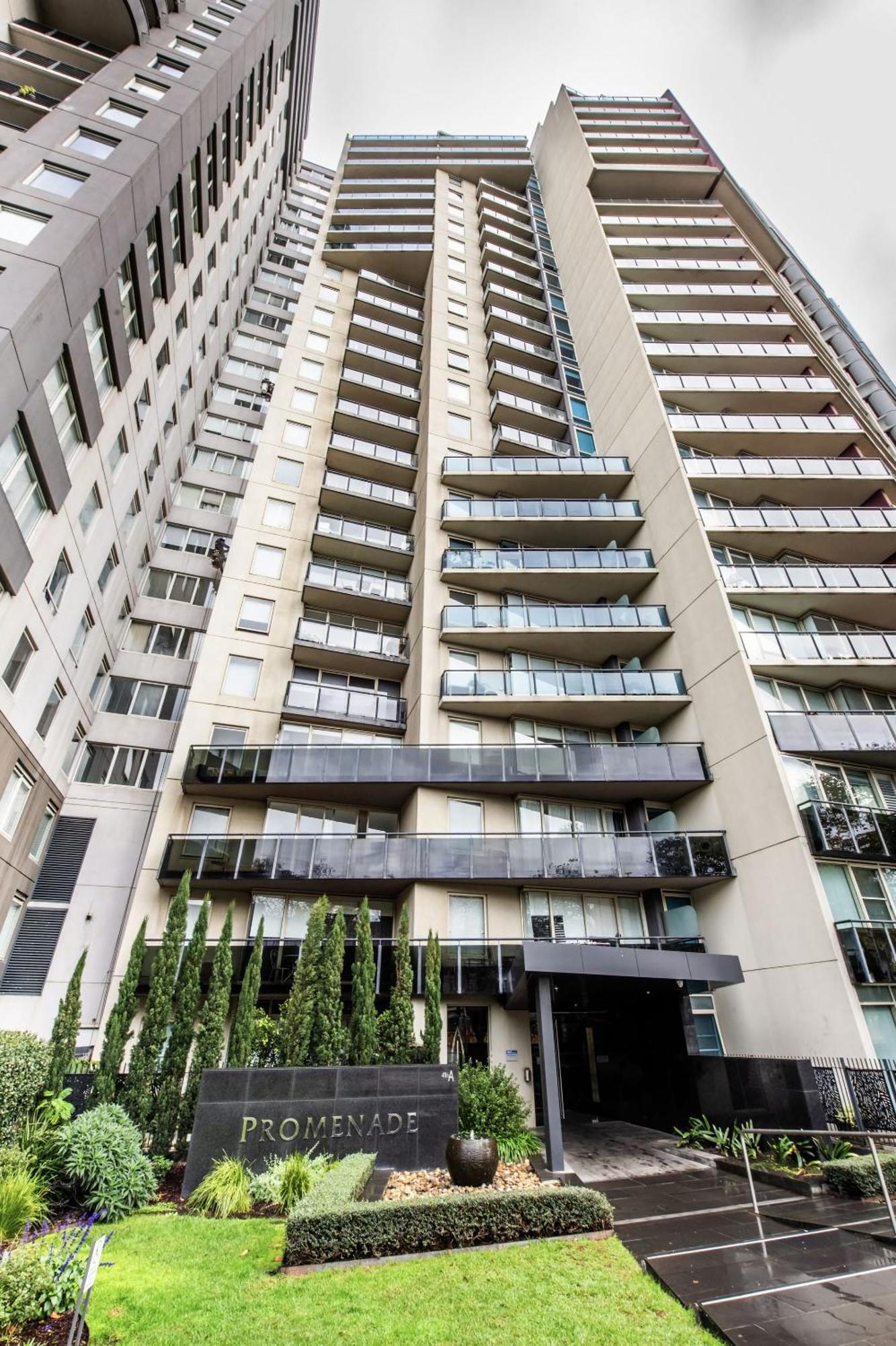 Cosy Gem; Tennis Court & Parking On St Kilda Rd * Melbourne