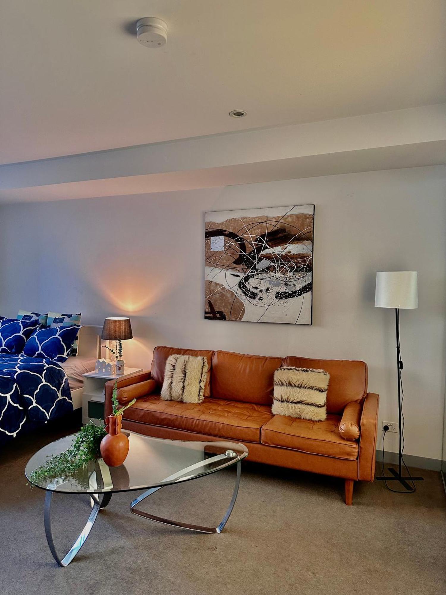 Premium With Balcony And Free Tram Access Apartment *