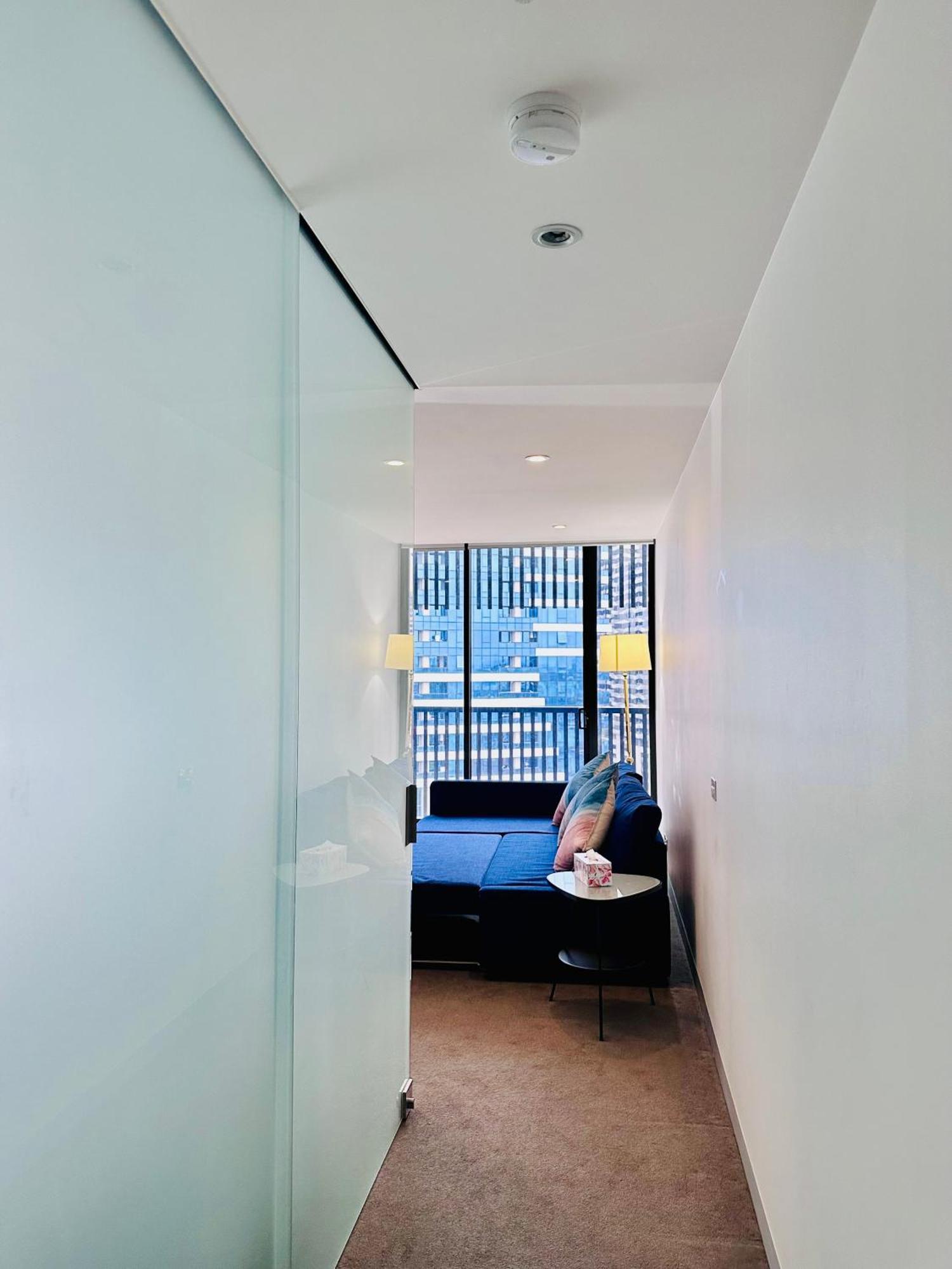 Premium With Balcony And Free Tram Access