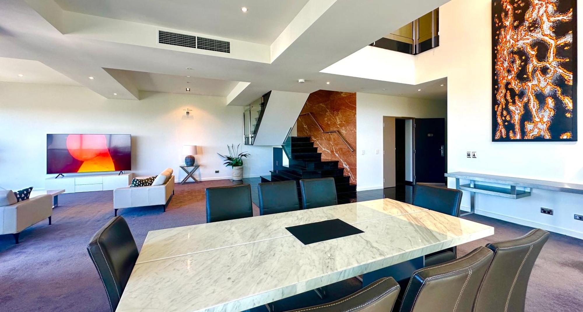 Luxury Duplex-penthouse Near Casino Mcec & Mcg Melbourne