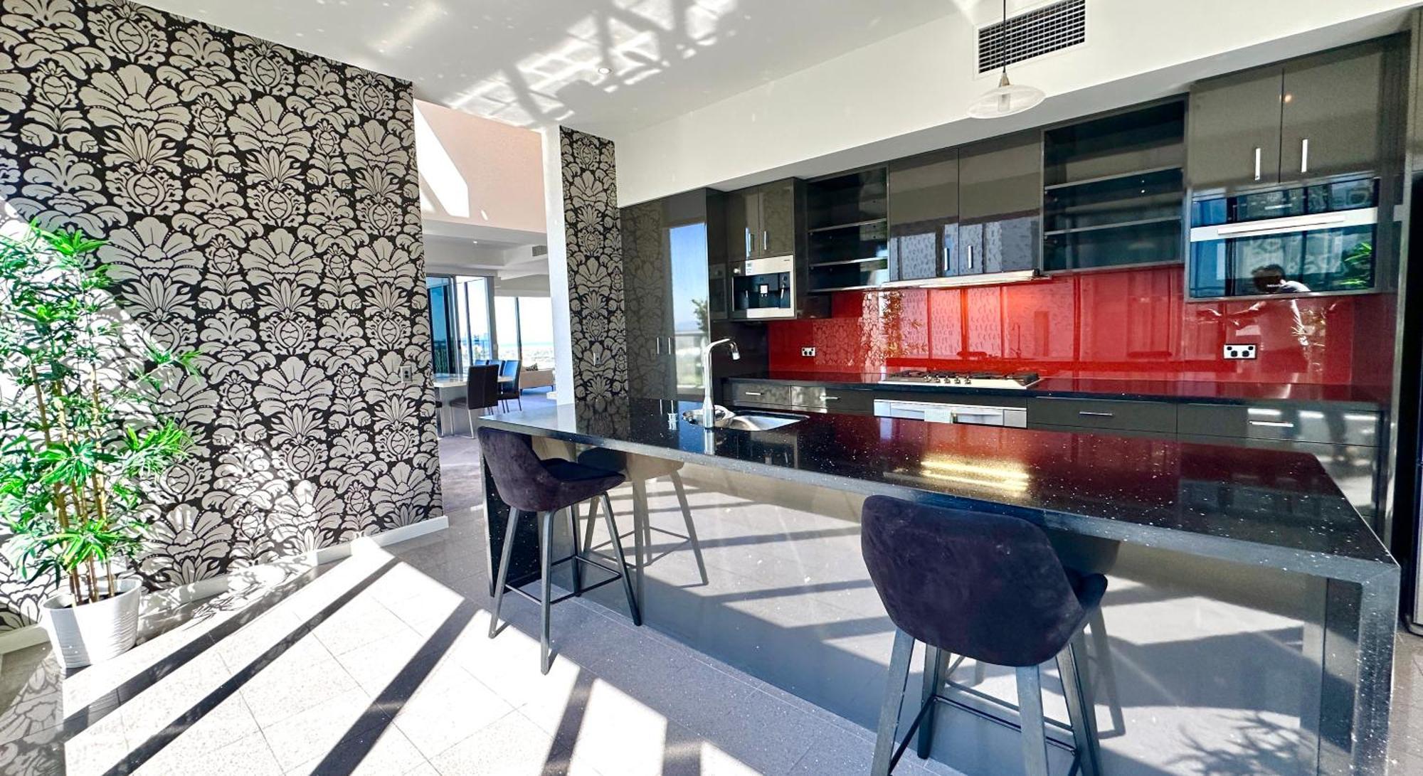 Luxury Duplex-penthouse Near Casino Mcec & Mcg *