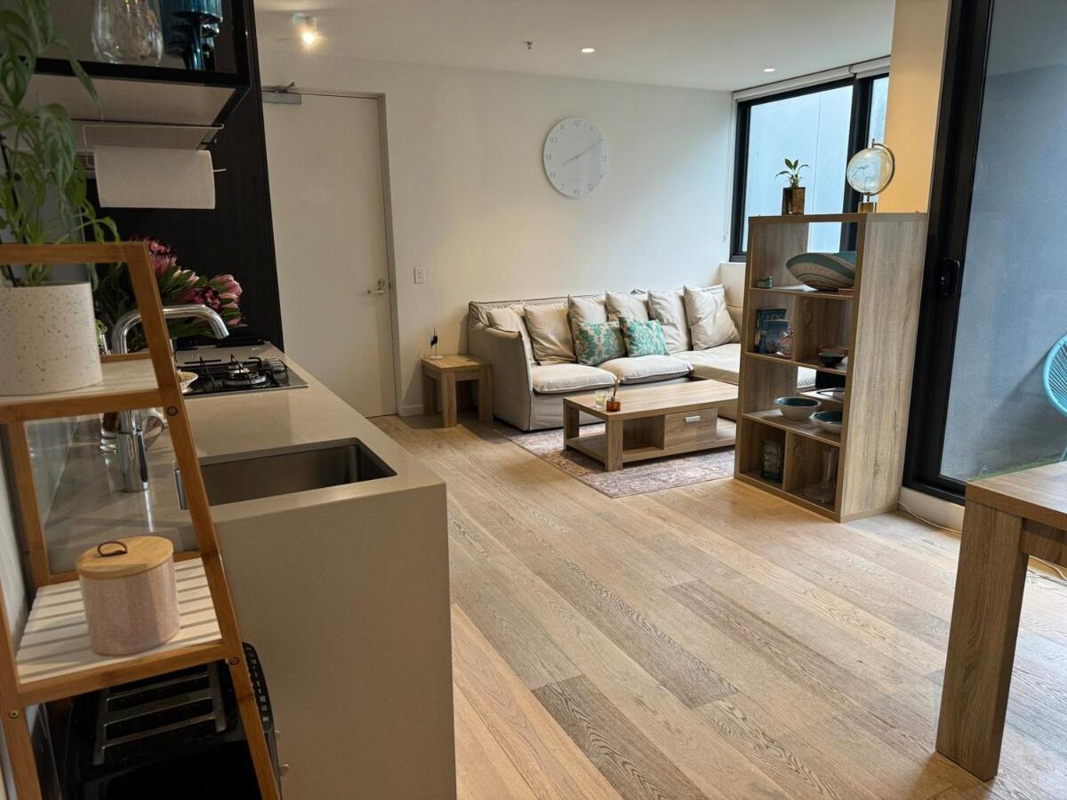 Fringe Oasis - Pool, Gym & Car Park Apartment *