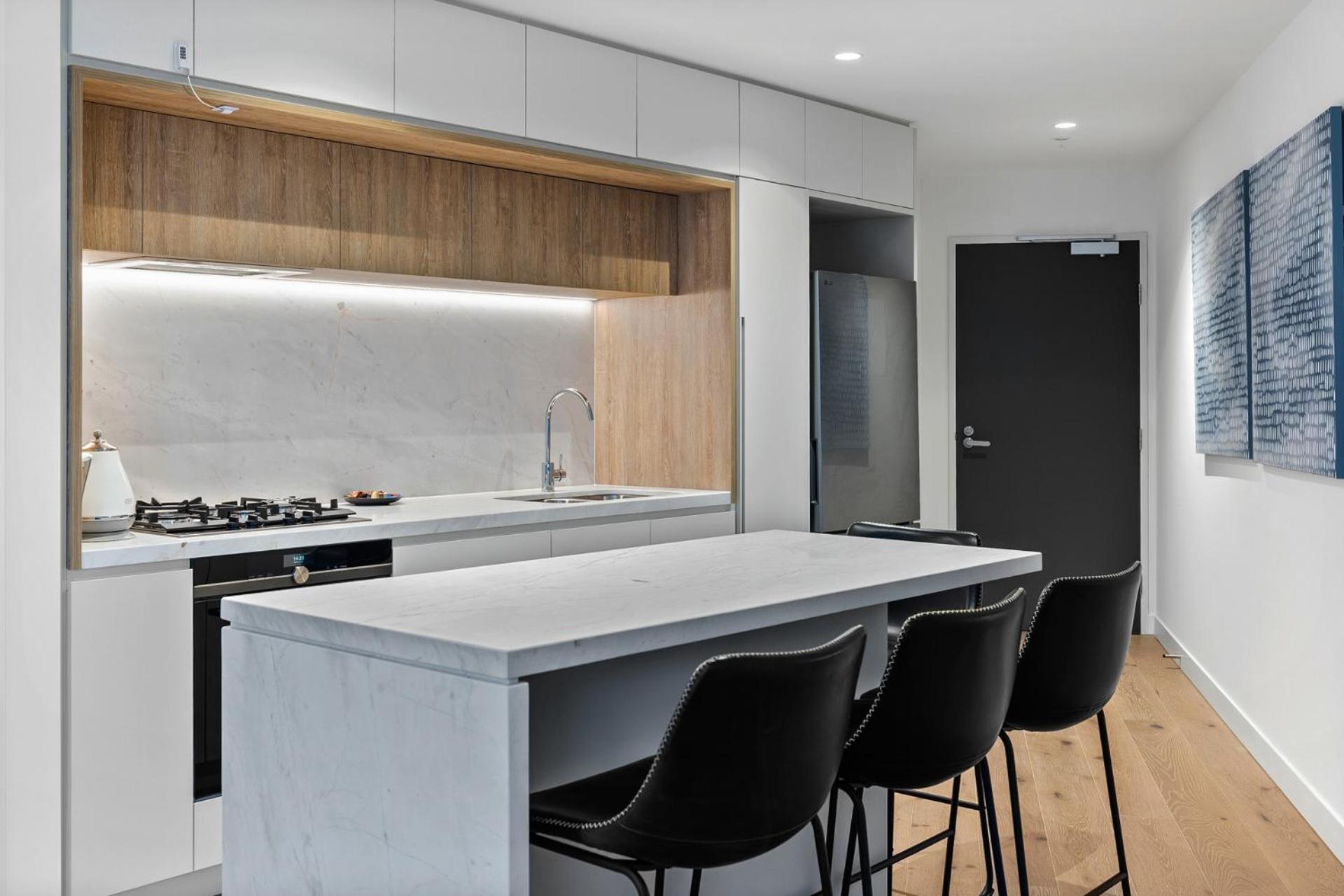 Stunning Westside Cbd 2bd, Heated Pool, Gym, Sauna, Steam * Melbourne