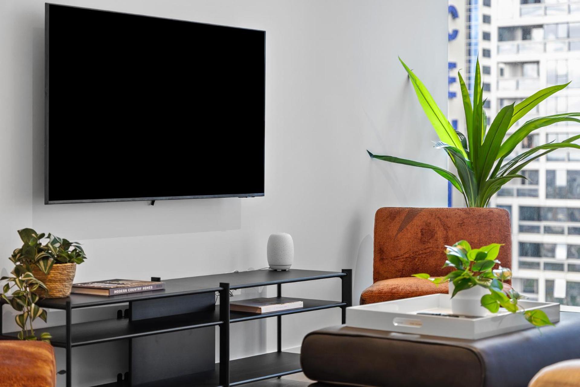 Stunning Westside Cbd 2bd, Heated Pool, Gym, Sauna, Steam Apartment *