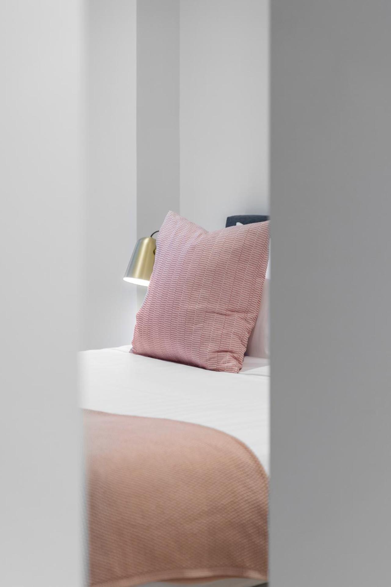 Apartment Stunning Westside Cbd 2bd, Heated Pool, Gym, Sauna, Steam Melbourne