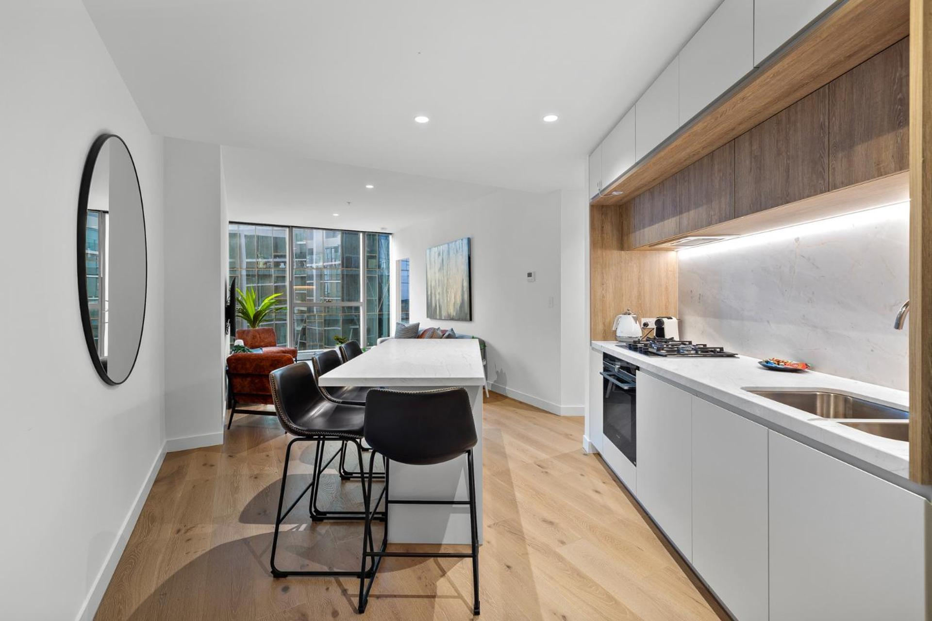 Apartment Stunning Westside Cbd 2bd, Heated Pool, Gym, Sauna, Steam *