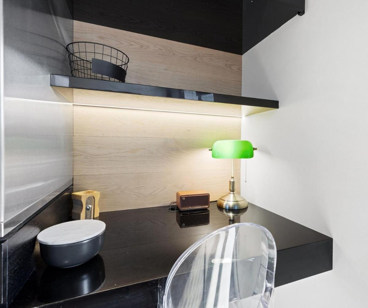 Apartment Greville St Gem Modern Industrial *