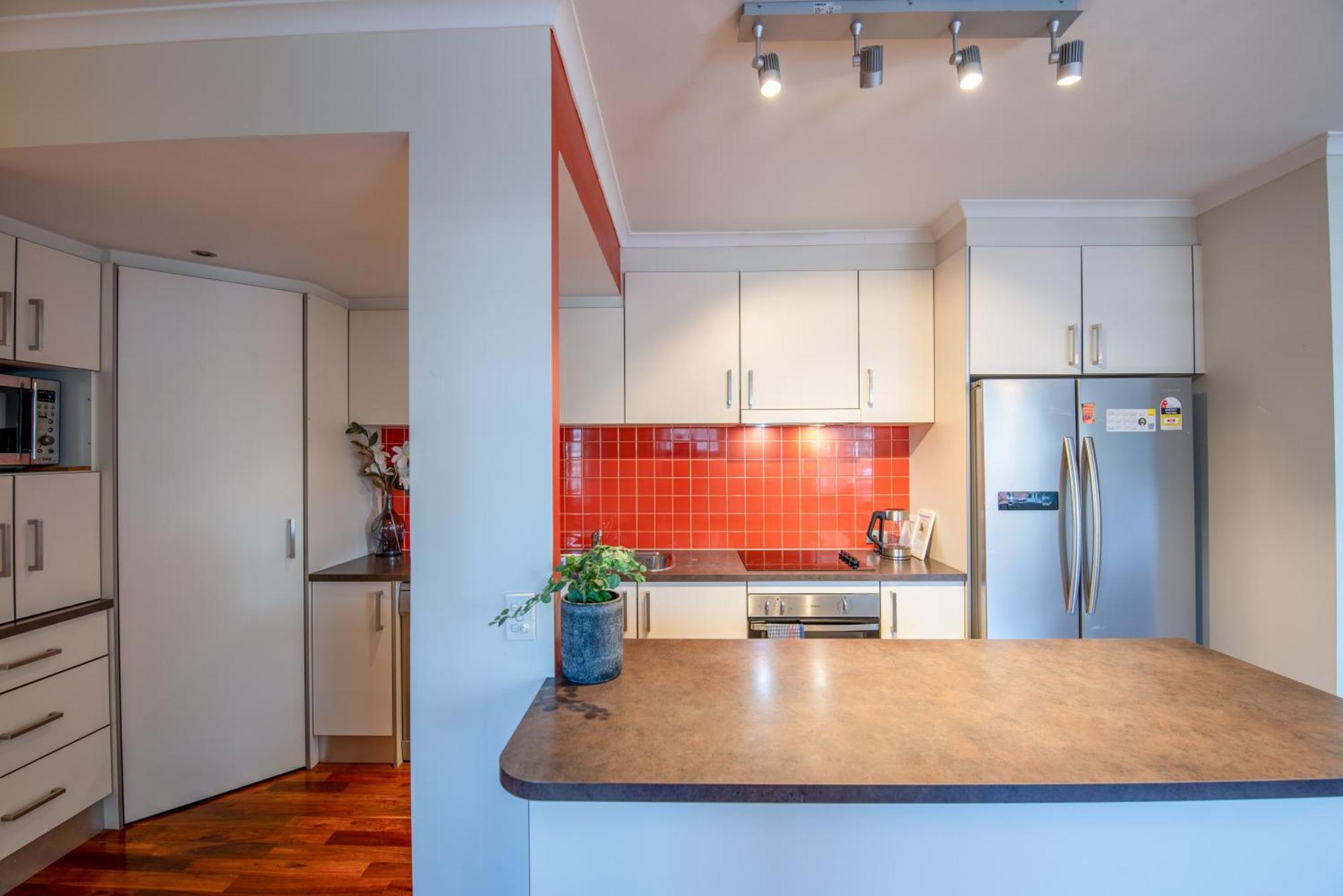 Apartment Large 3 Bedroom With Balcony And Garden Melbourne