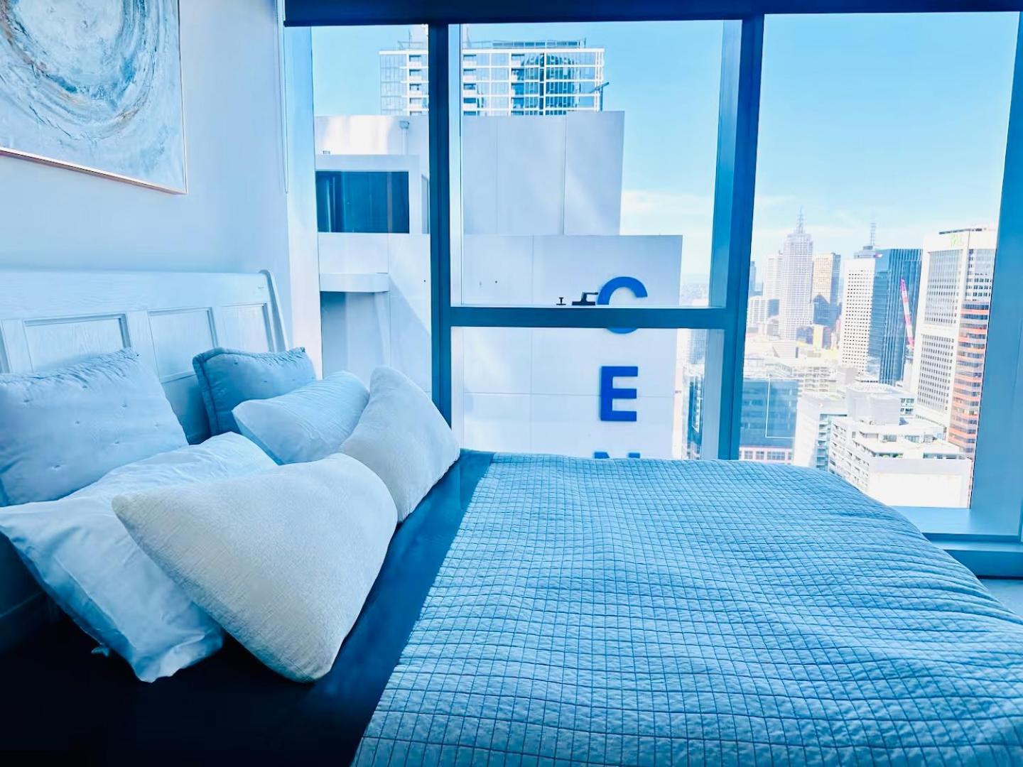 Royal Executive Living Bay N City Luxe Executive Residency