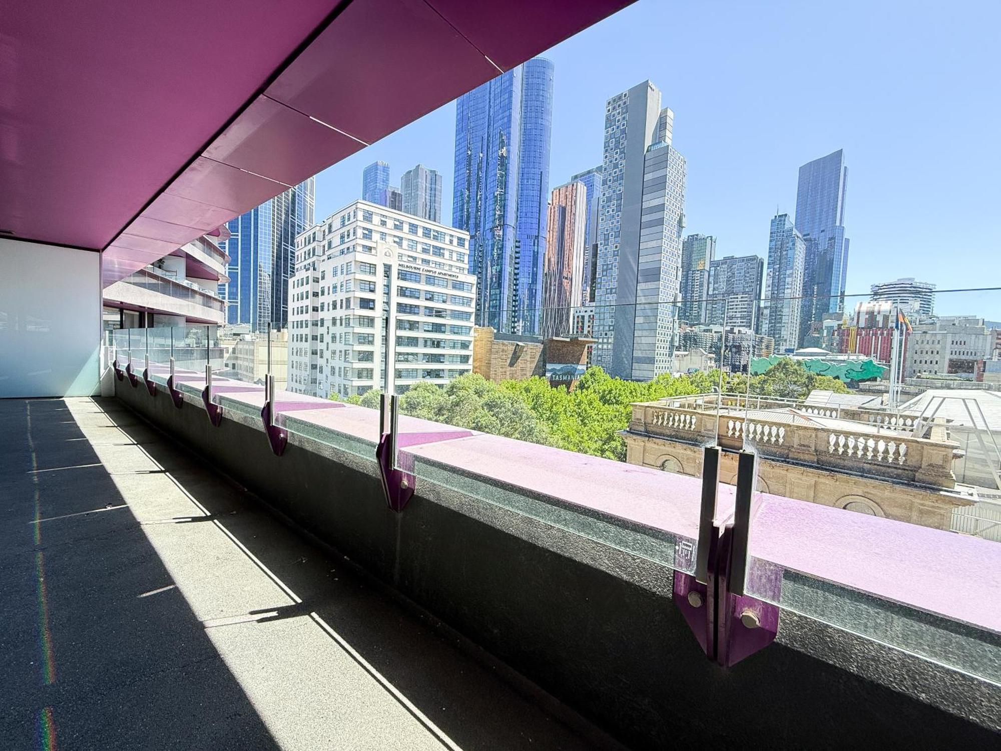 Qv Spacious 2br Citycentre State Library Melbourne