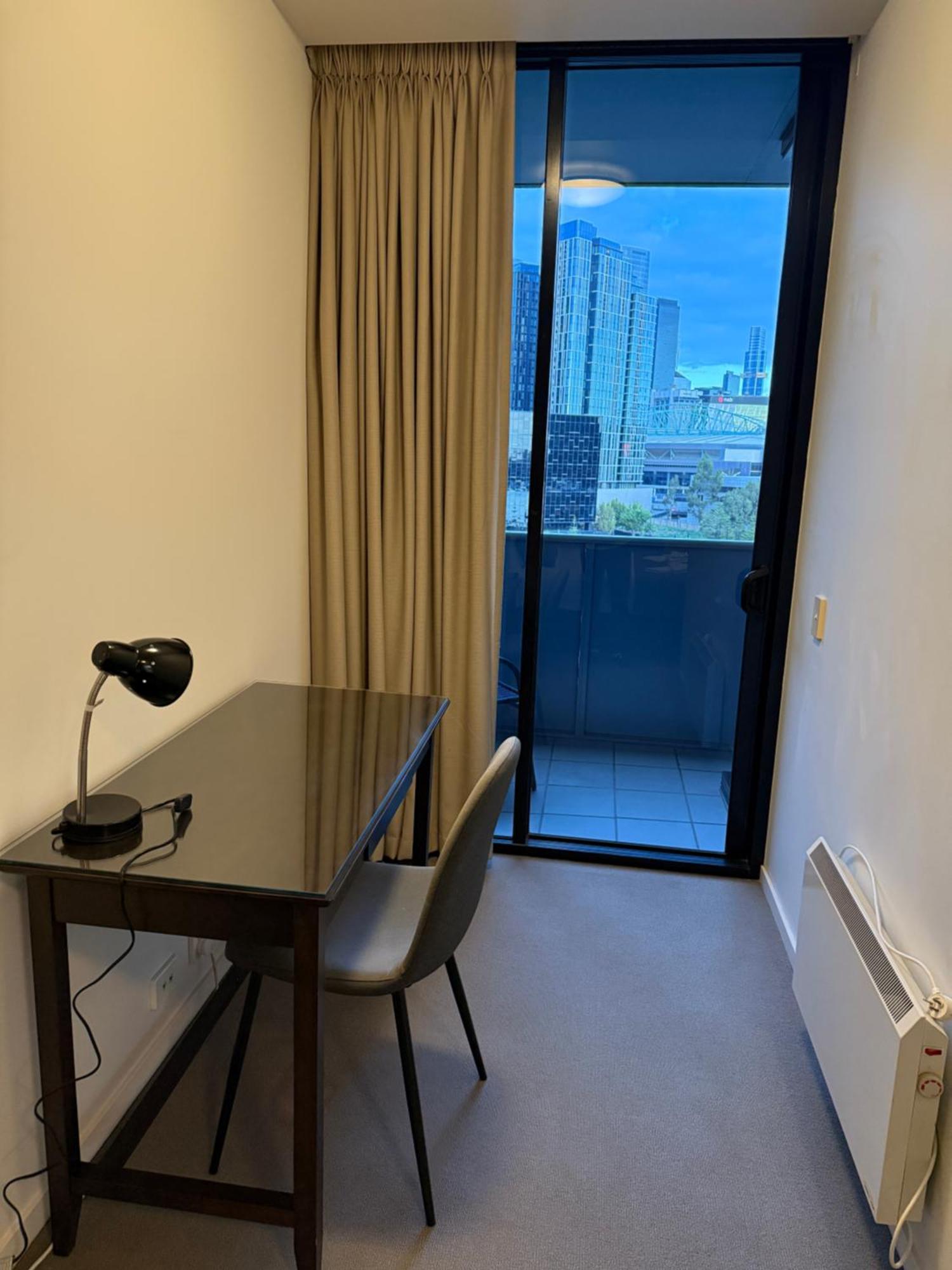 Akom At Docklands Aparthotel