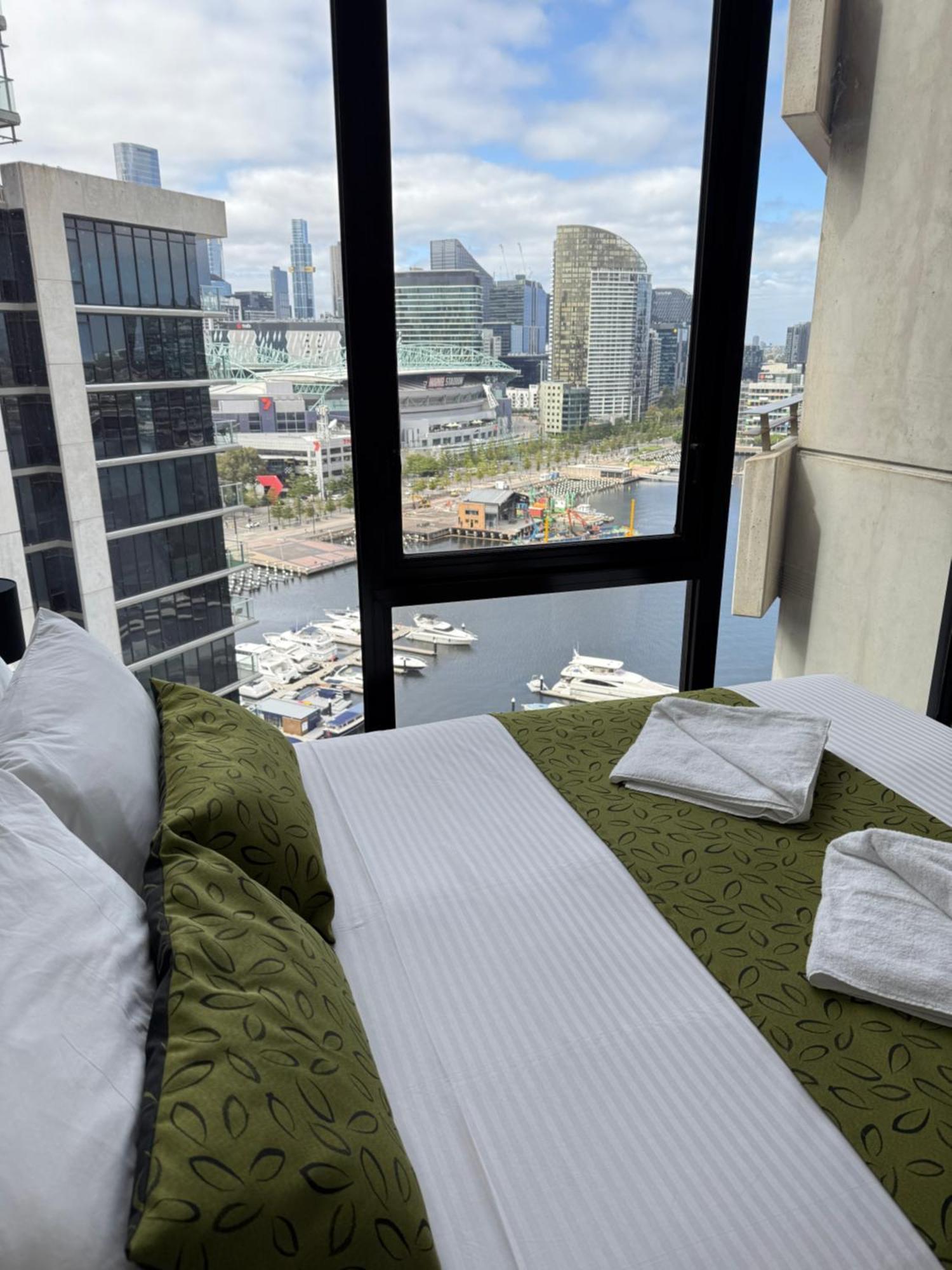 Akom At Docklands Aparthotel 4*