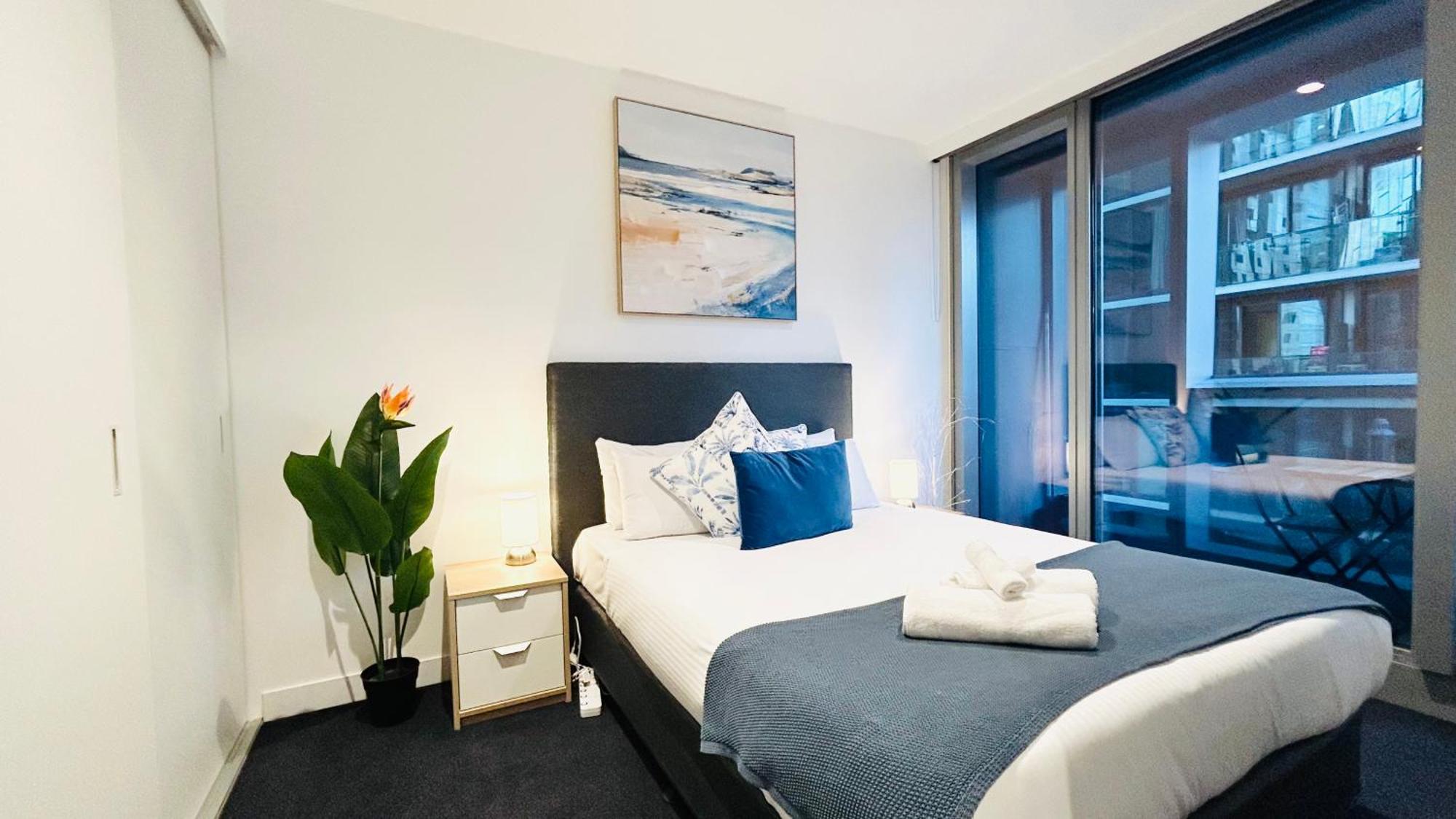 The Escape In Southern Cross Station Apartment