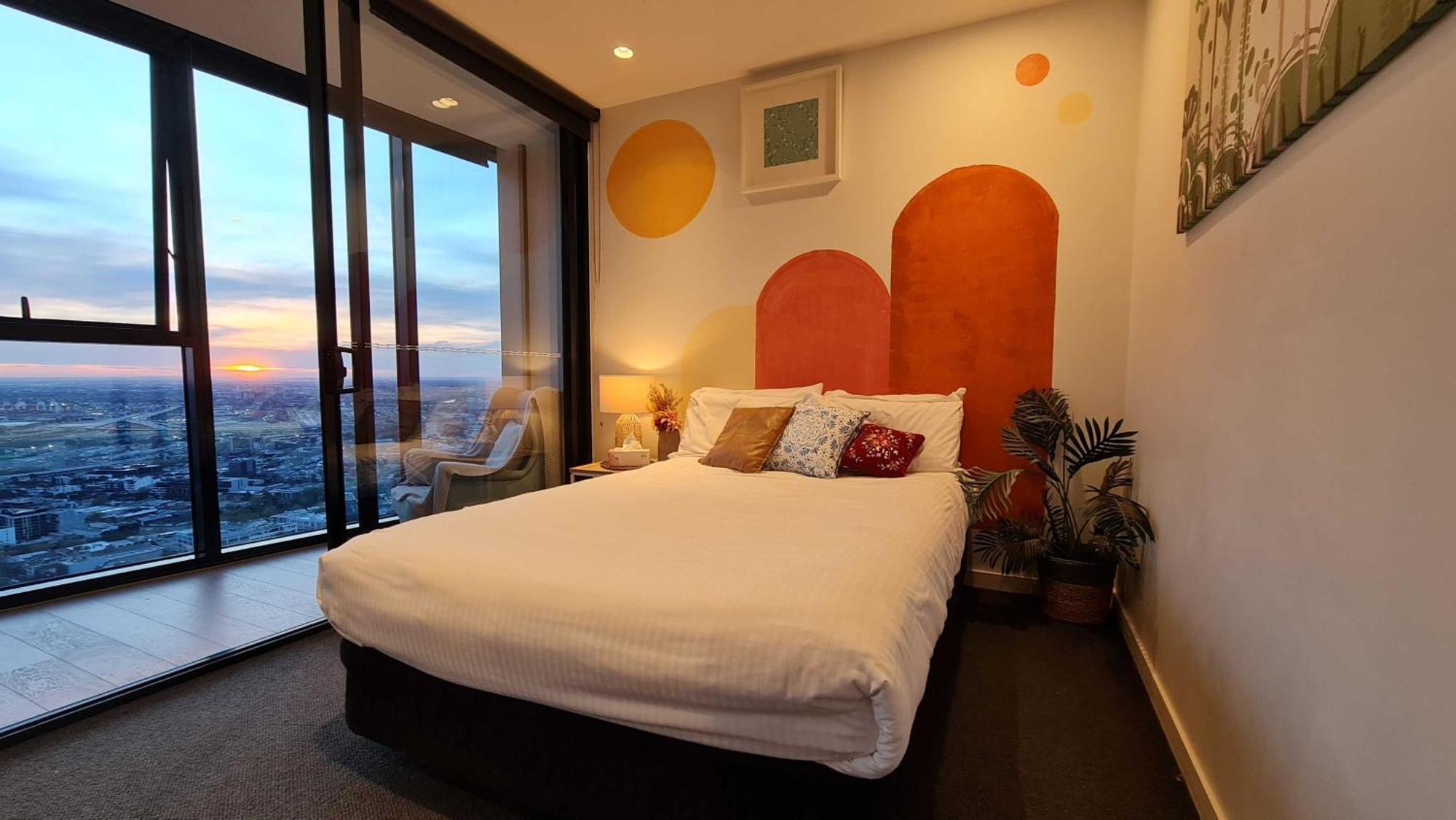 1br Sunset Glow Retreat! Free Tram Zone *