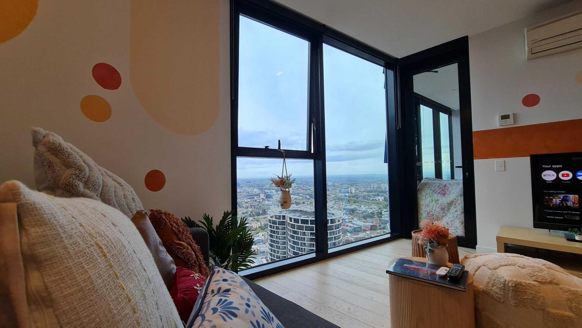 Apartment 1br Sunset Glow Retreat! Free Tram Zone