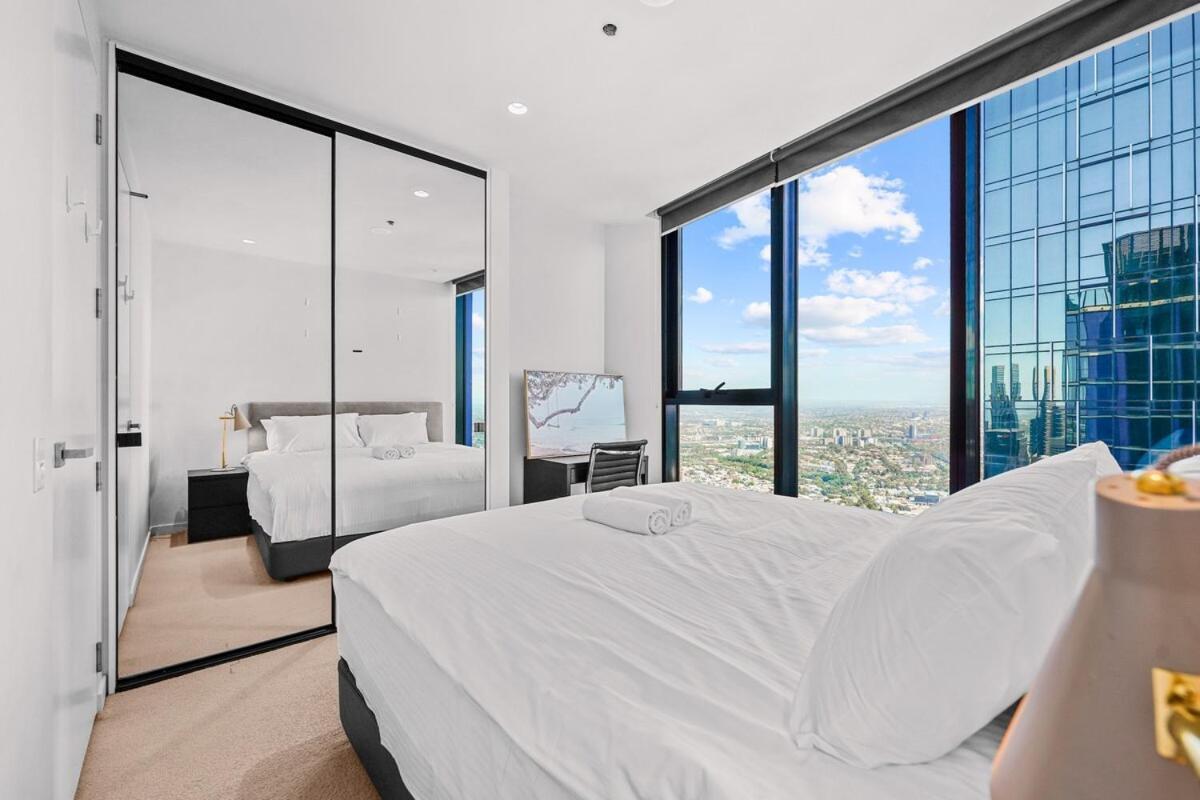 Lv 67 Light House Wake Up From Skyline Cbd 2b1b Apartment Melbourne