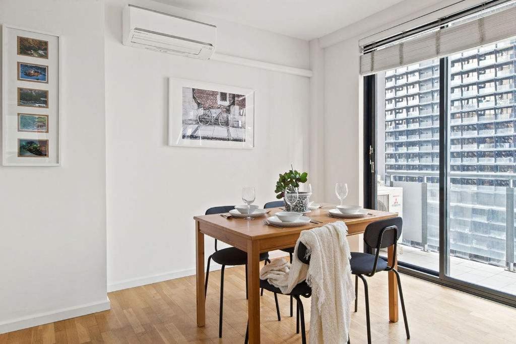 Chic 2br Loft Near Free Parking