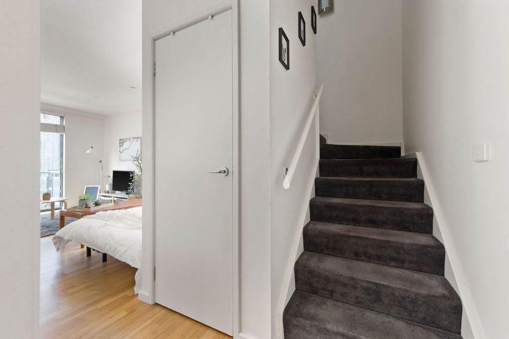 Apartment Chic 2br Loft Near Free Parking *