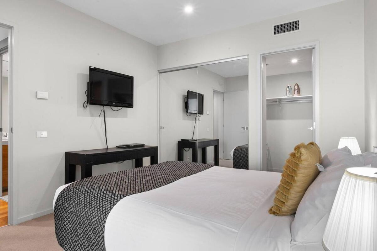 Harbourfront Urban Oasis Apartment