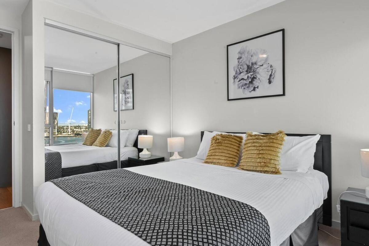 Harbourfront Urban Oasis Apartment Melbourne