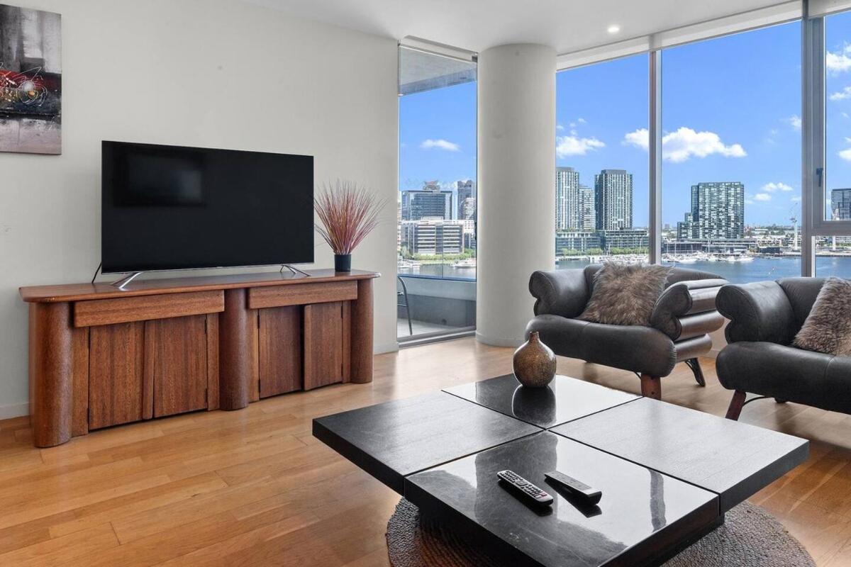 Harbourfront Urban Oasis Apartment *