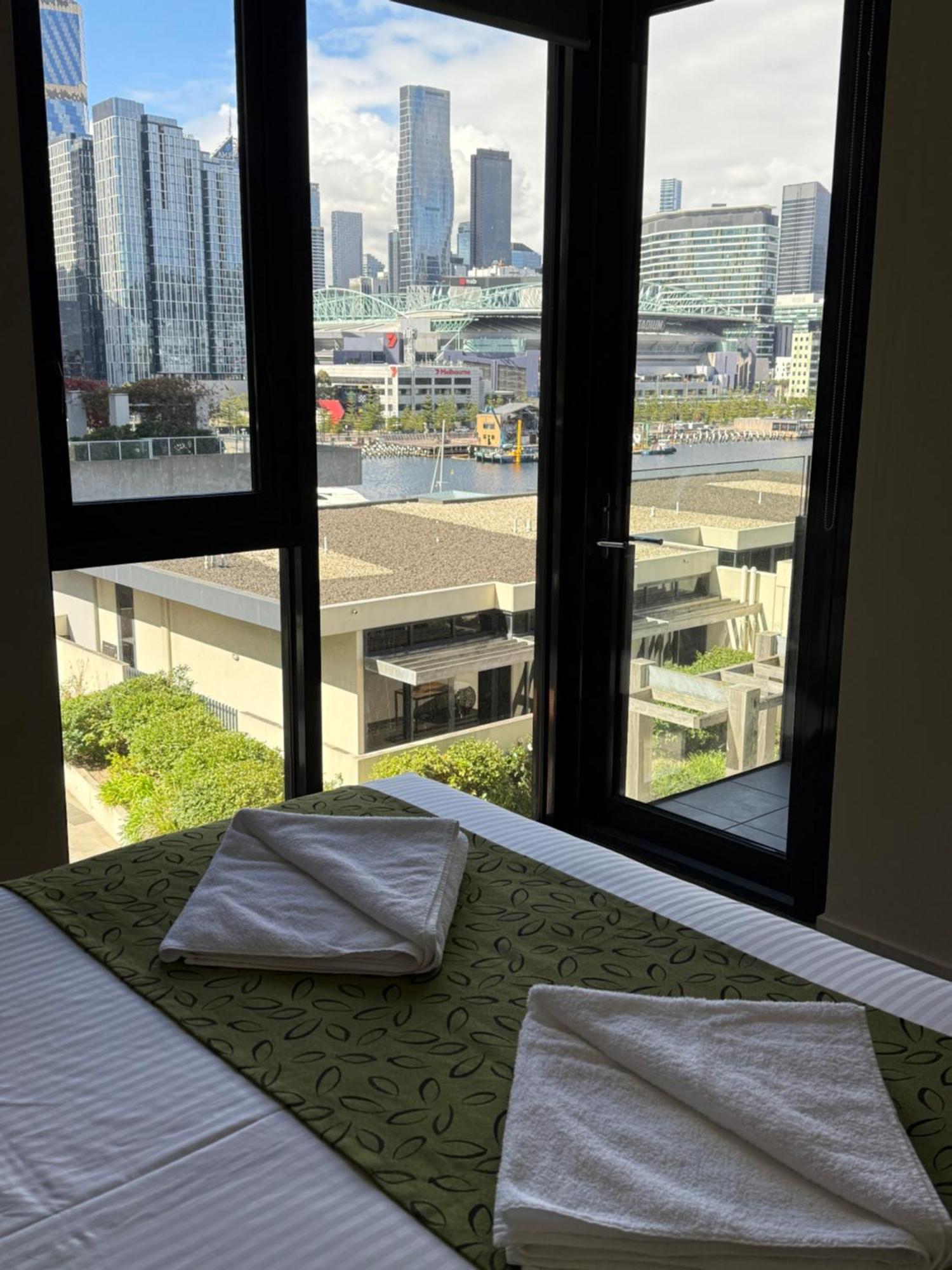 Akom At Docklands Aparthotel 4*