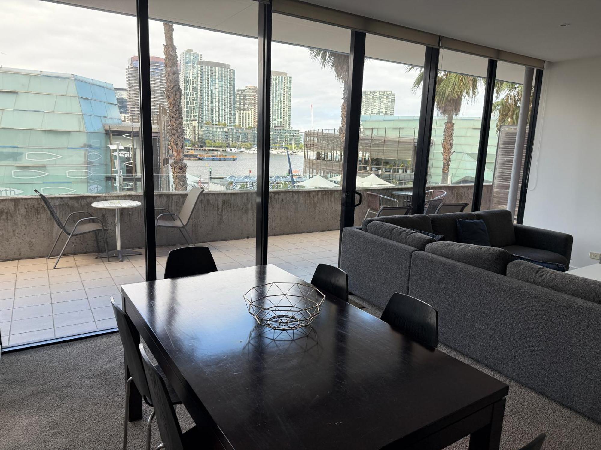Aparthotel Akom At Docklands