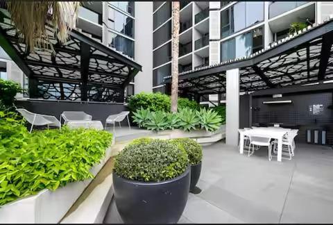 Stunning 2b North Mel Next To Uni Freeparking#na10 Melbourne