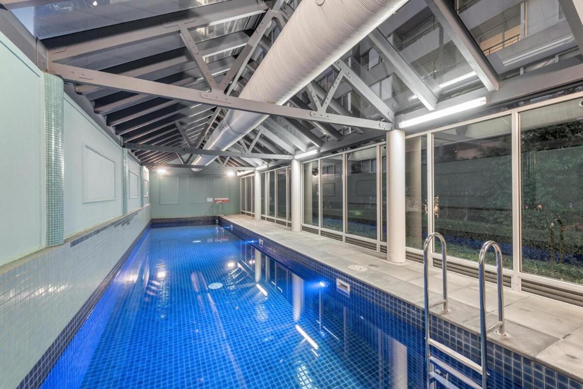 Apartment 2 Bedroom Great View, Free Parking, Tennis Court & Pool *