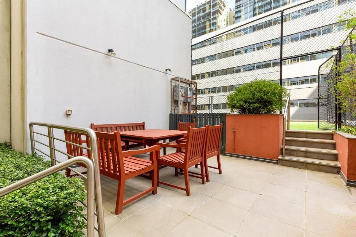 2 Bedroom Great View, Free Parking, Tennis Court & Pool * Melbourne