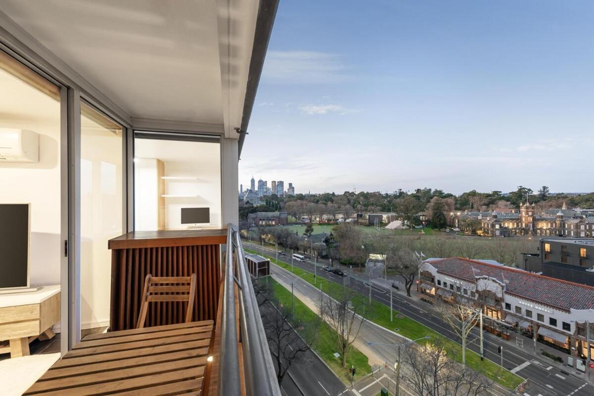 2 Bedroom Great View, Free Parking, Tennis Court & Pool Apartment *