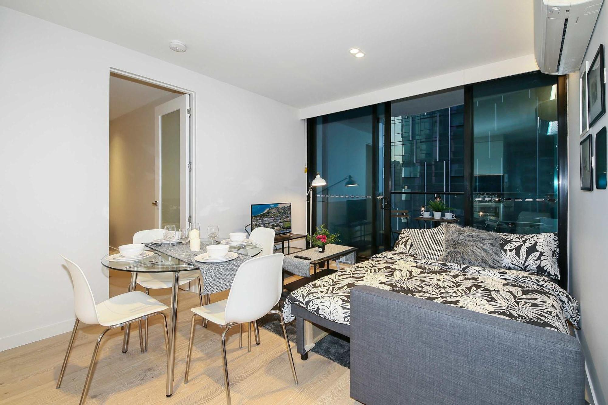 Trendy 2-bedroom In Cbd Apartment Melbourne