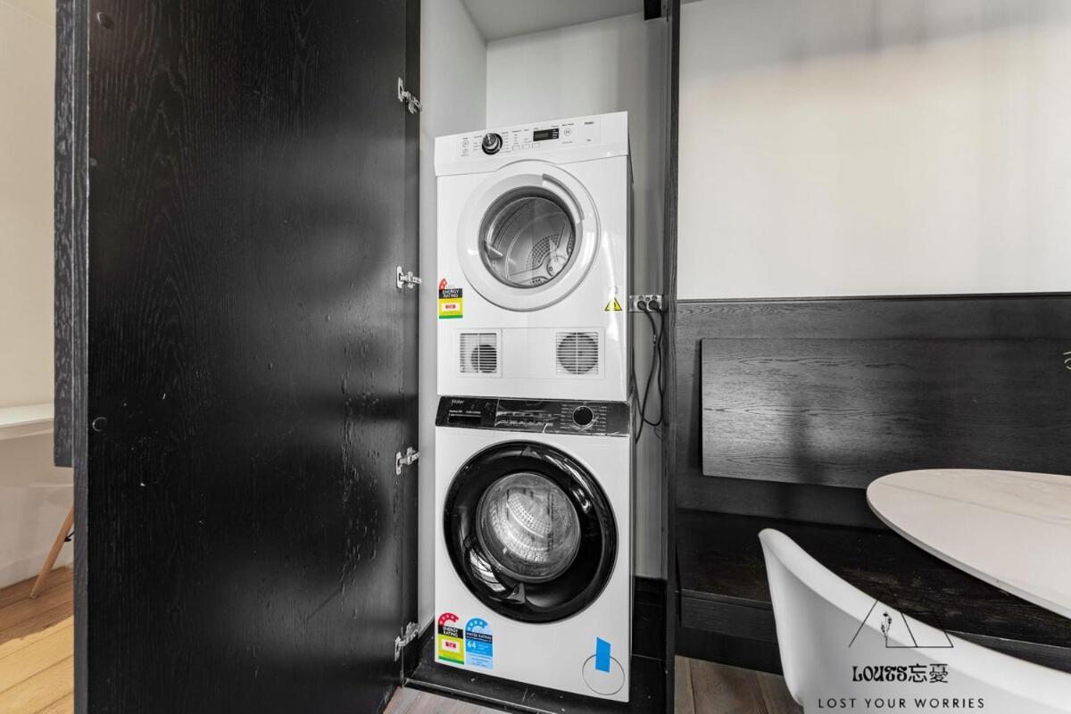 Mel Cbd 2 Bed Apartment *