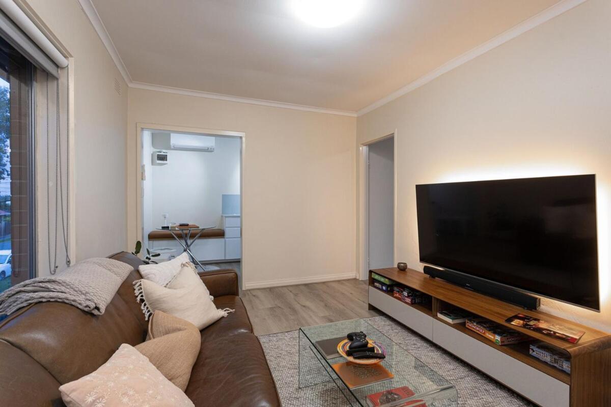 Happening Harold Street! Apartment