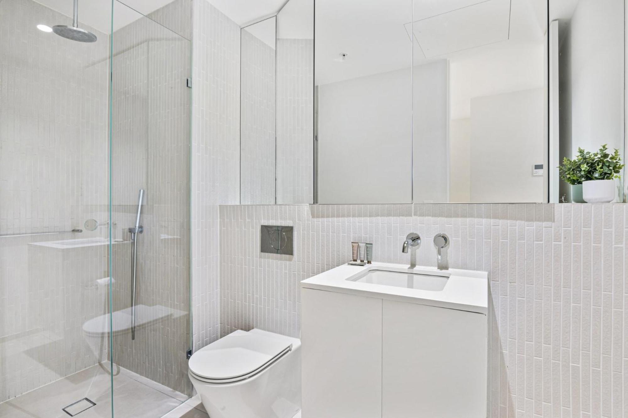 Apartment Spacious Modern With Pool & Gym Access Melbourne