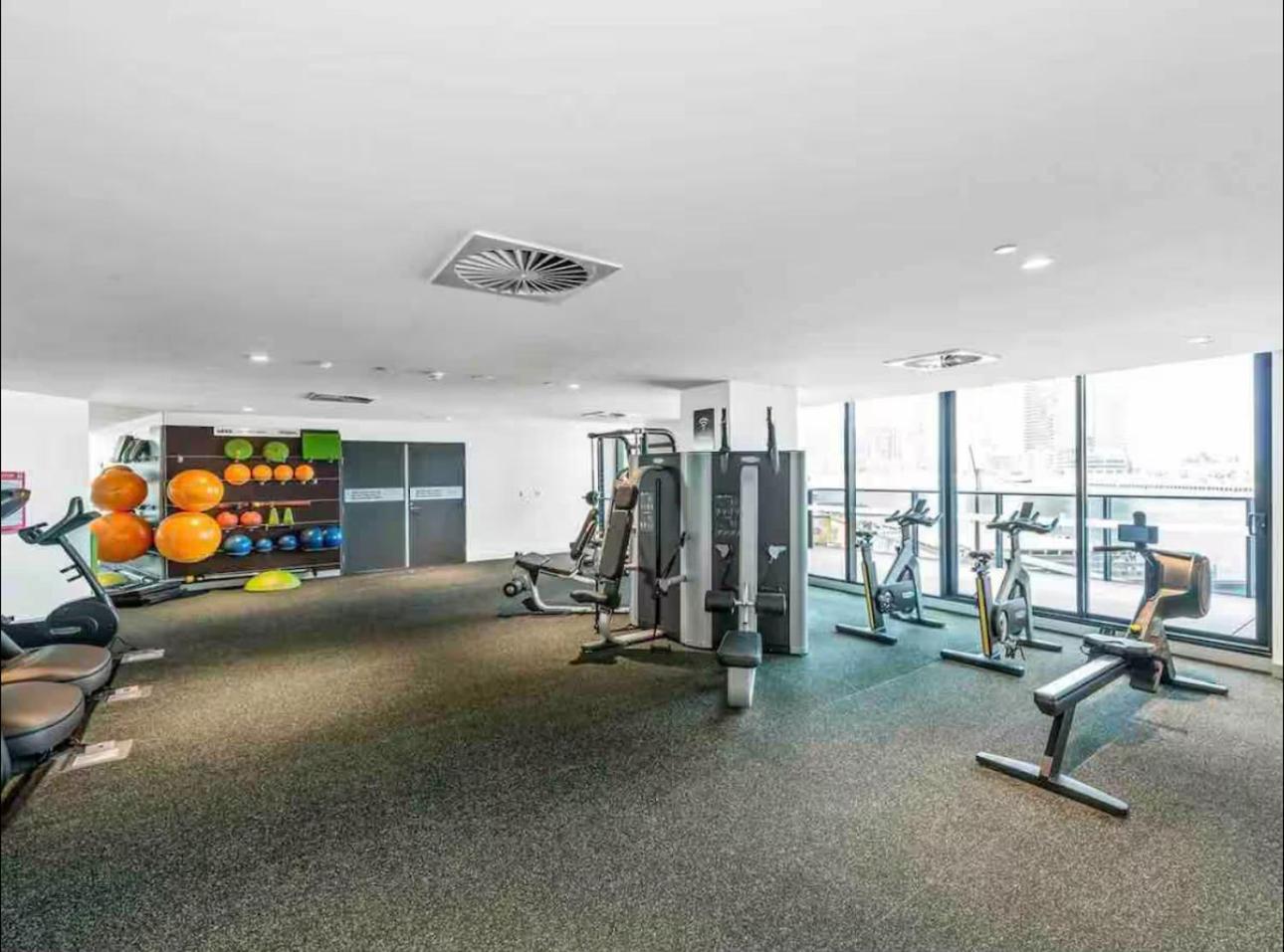 Apartment Waterfront Mel's Collins Street Free Parking#cw02 *
