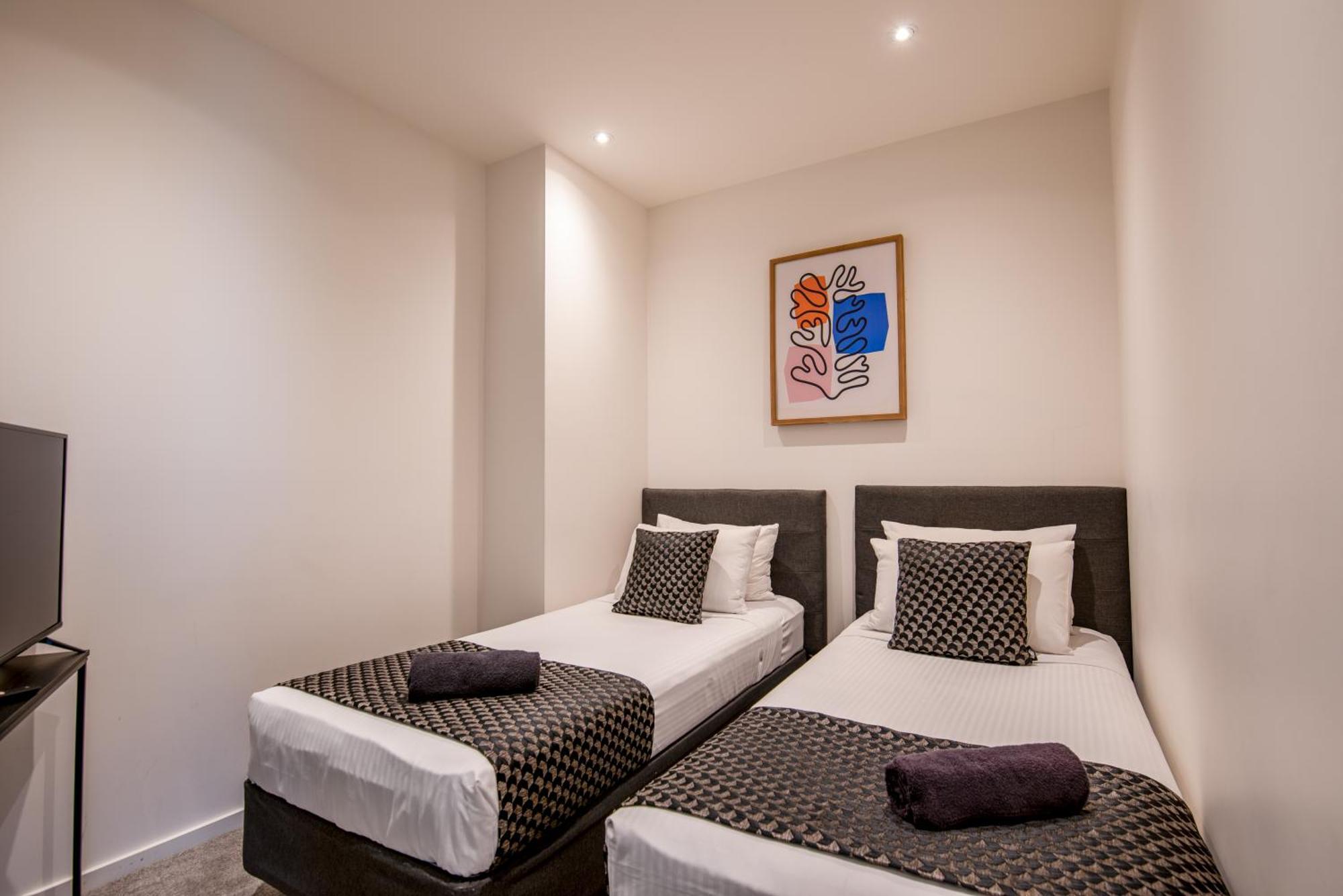 Prima Tower- Two-bedroom With Stunning Views Melbourne