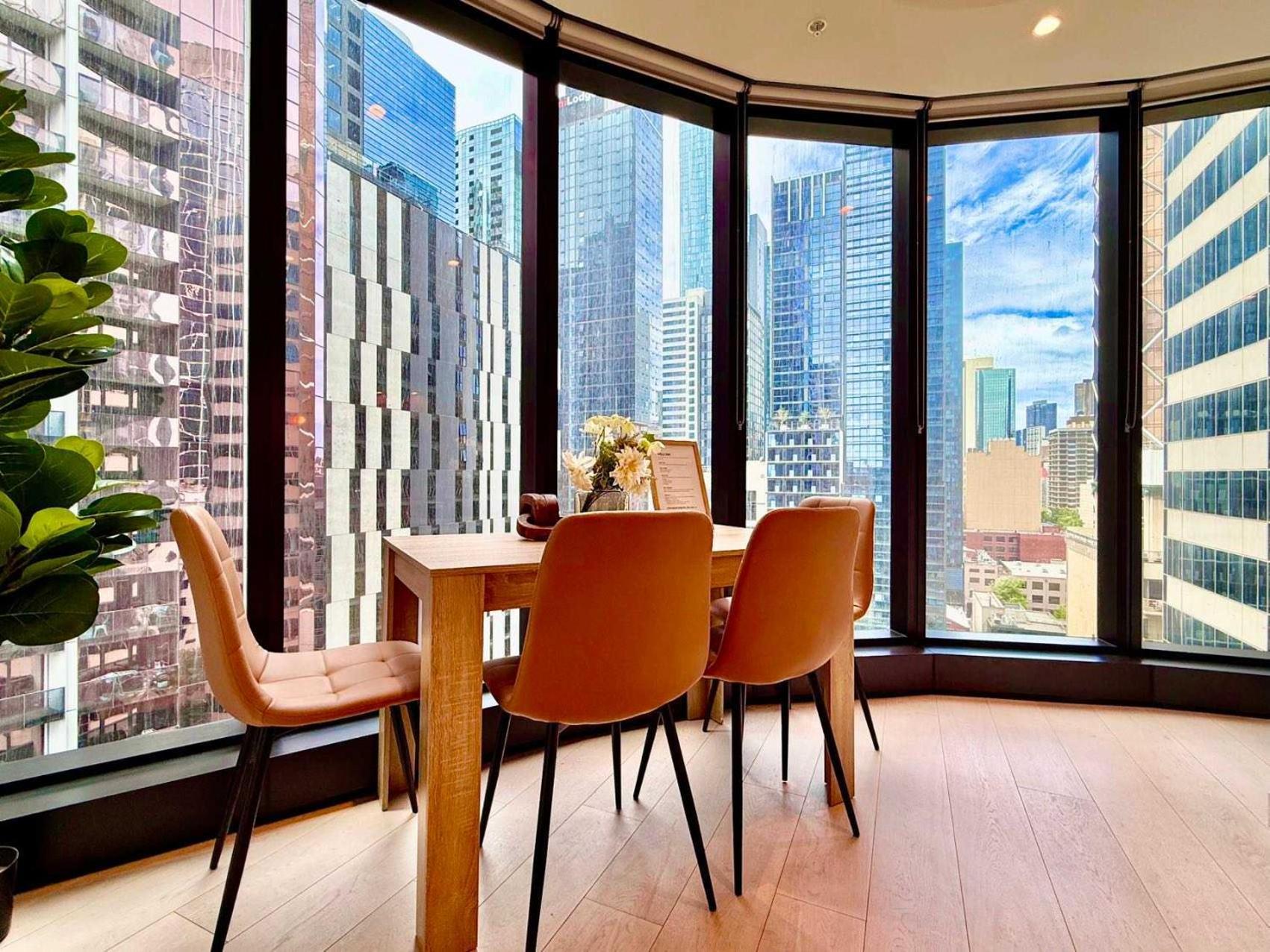 Comfort 2br - 2 Queens By Sky High Apartment Melbourne