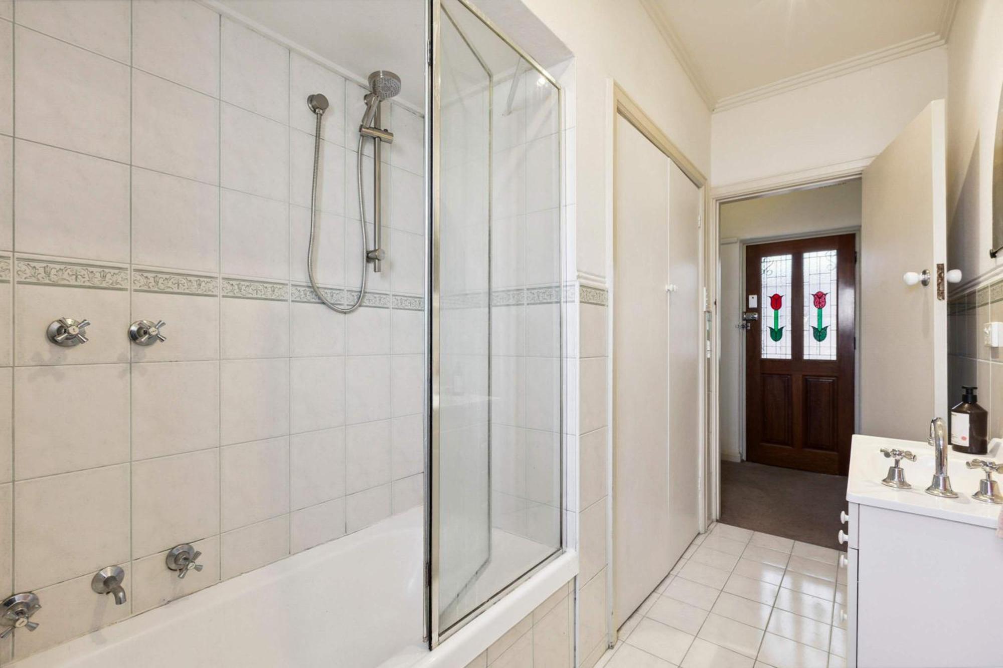 Apartment East Walking Distance To Mcg