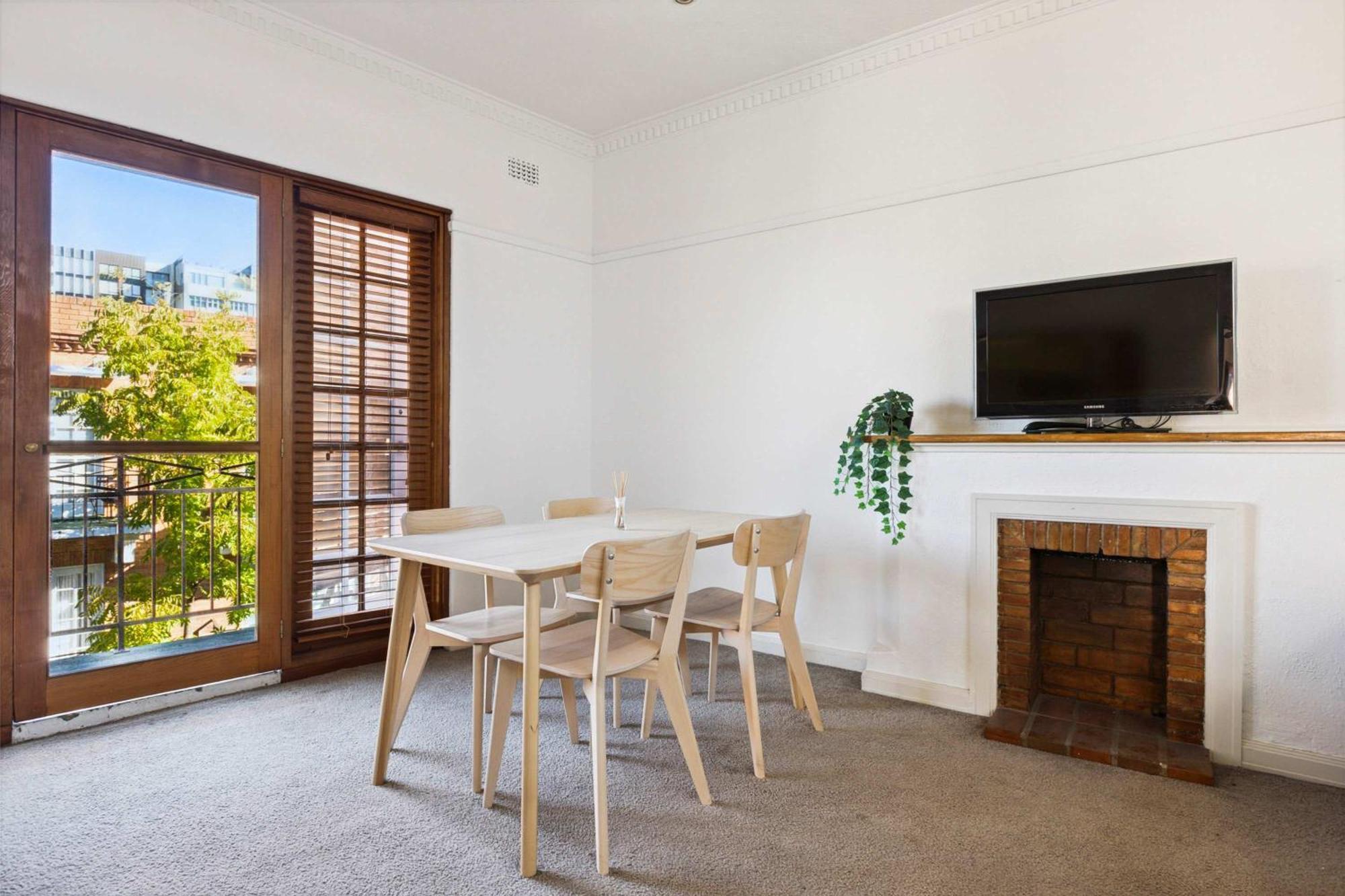 Apartment East Walking Distance To Mcg *