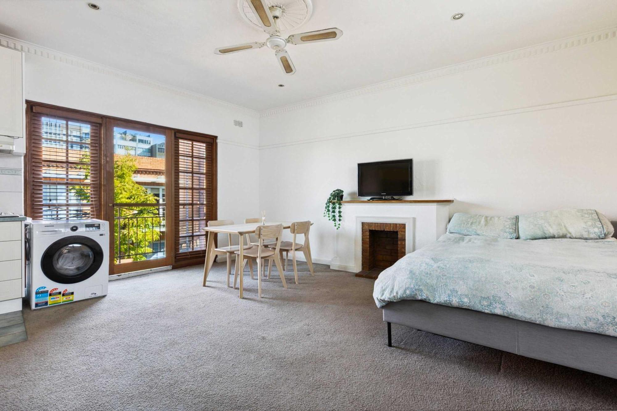 Apartment East Walking Distance To Mcg *